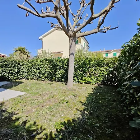 R12 Delizioso Con Giardino E Posto * Марчелли