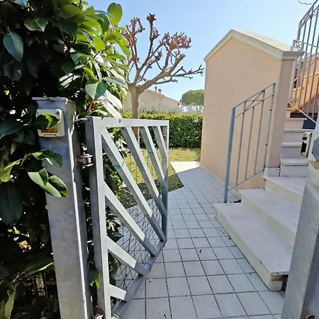 R12 Delizioso Con Giardino E Posto アパート