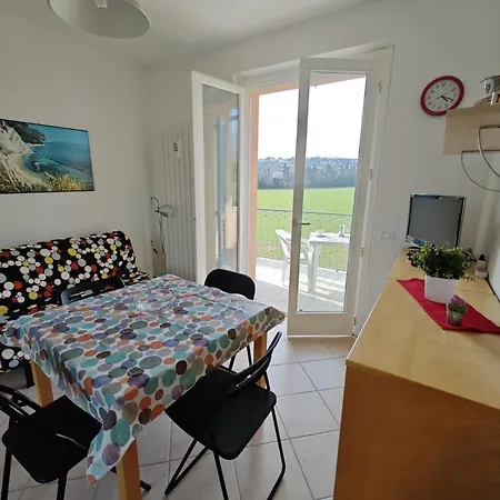R12 Delizioso Con Giardino E Posto * Марчелли